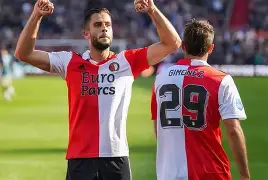 爱游戏官网-费耶诺德内部会议纪要流出：今晨绝杀压哨，荷甲使命明确，轮换策略成焦点(费耶诺德足球俱乐部)